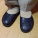 足に寄り添っています。